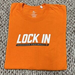 Castaways University of Tennessee Volunteers Football Lock In Graphic T-Shirt XL